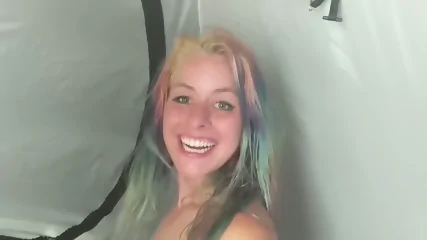 Fucking two lesbians in a tent at music festival - Vidéo premium HD - Amateur | Jeux de Rue