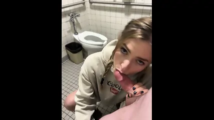 Blonde Slut Gets Railed In Public Campsite Bathroom - Video Porno Gratuite HD | Jeux de Rue