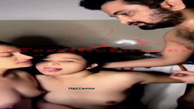 Desi boy's girl's group fucking - Massage Porno en HD | Jeux de Rue