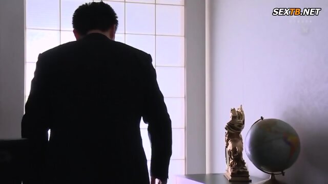 (English Subtitle)A Married Woman Secretary Is Having Sweaty - Nao Jinguji