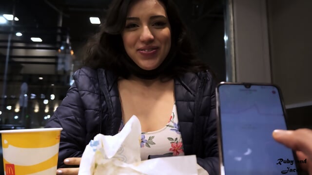 Mc Donald Ice Cream With Cum - Vidéo premium HD - Amateur | Jeux de Rue